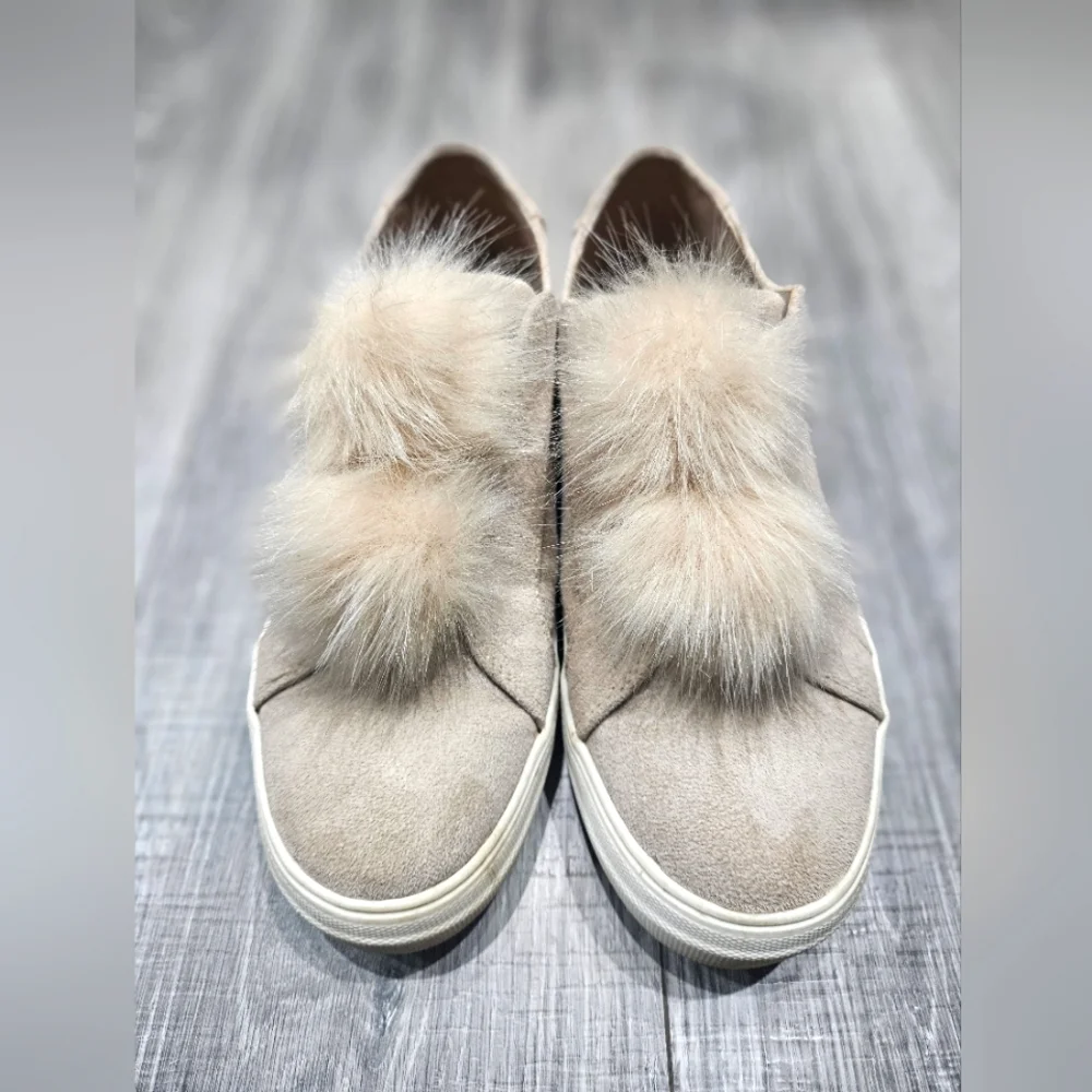 ๐ Candies womens puff ball neautral tan faux suede slip on sneakers size 10 - Picture 3 of 8